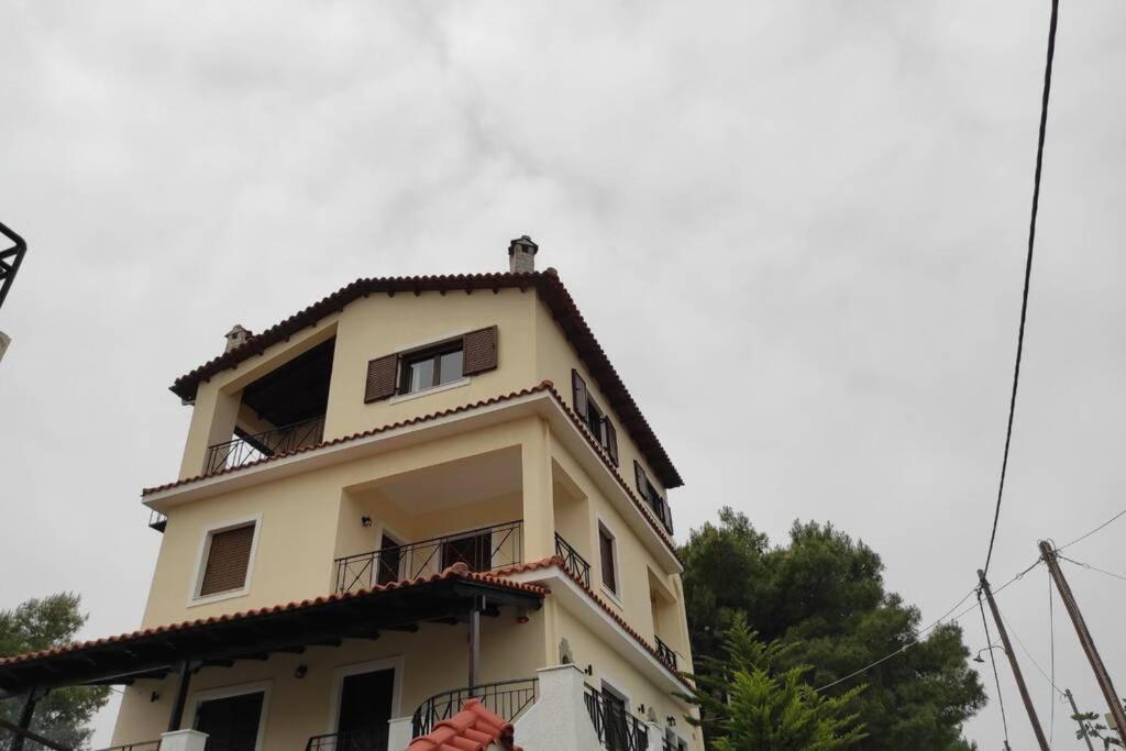 Artemis Penthouse 10 Minute From National Airport Villa Exterior photo