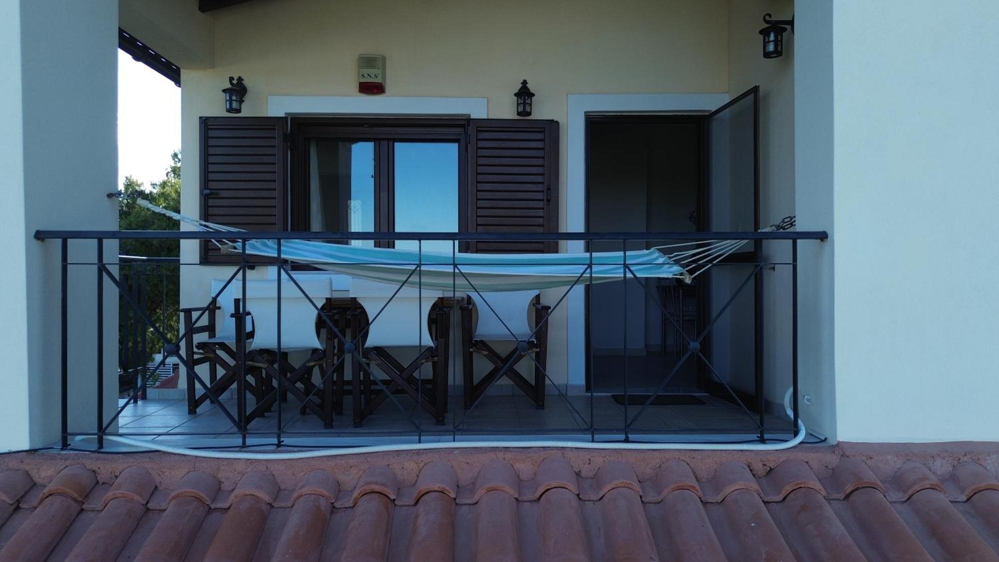 Artemis Penthouse 10 Minute From National Airport Villa Exterior photo